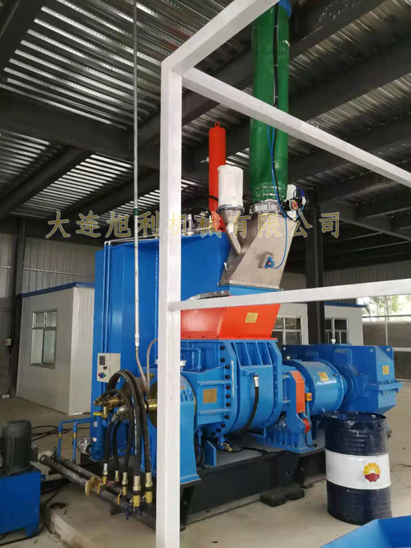 150升液壓上頂栓密煉機(jī)